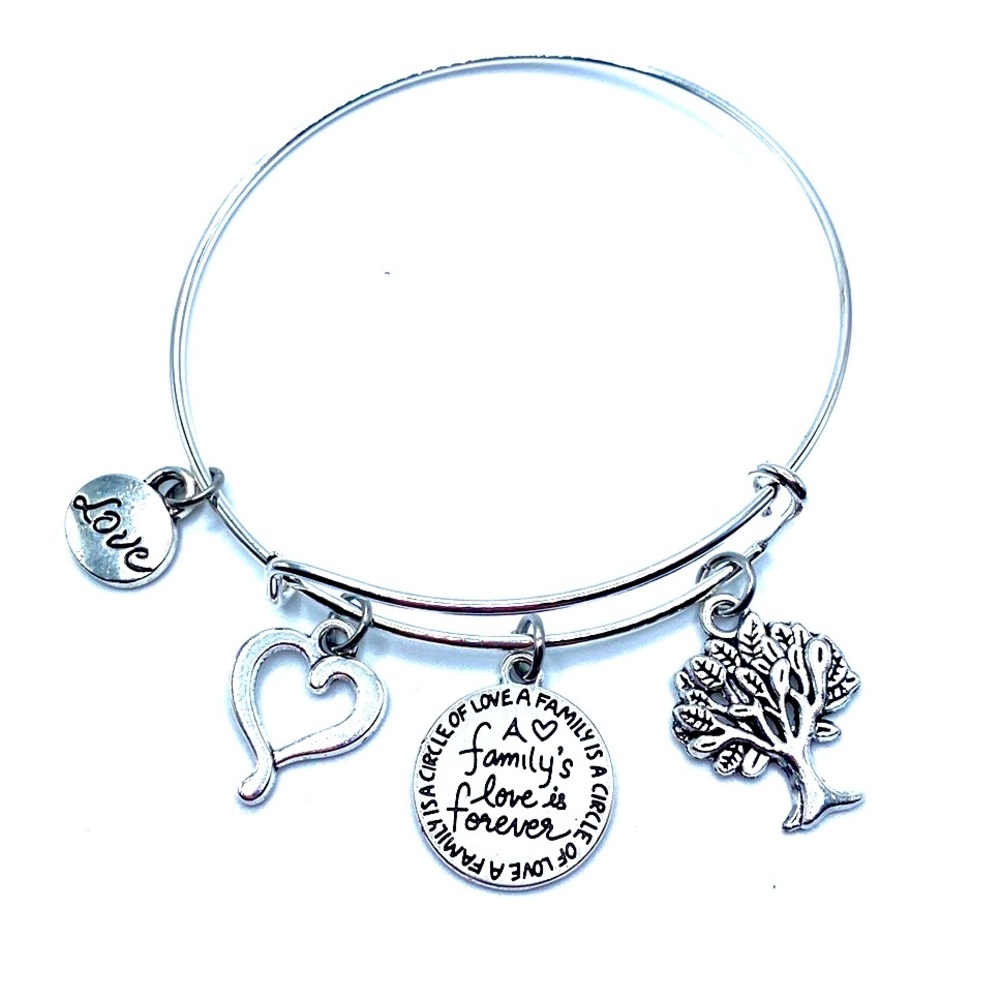 A Family’s Love Is Forever Bracelet Mom Grandmother May Be Personalized